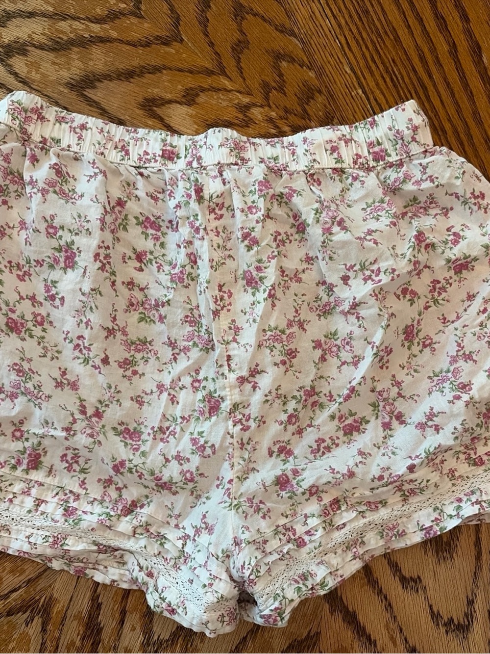 Rachel Ashwell Women's Pajama Shorts
Floral Tassel Drawstring Pockets
Size S - Picture 2 of 5